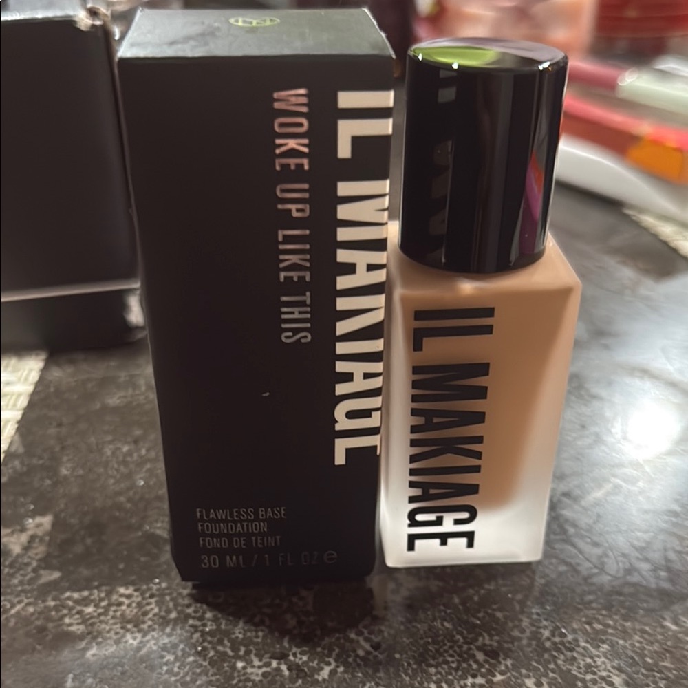 IL MAKIAGE Flawless Base Foundation